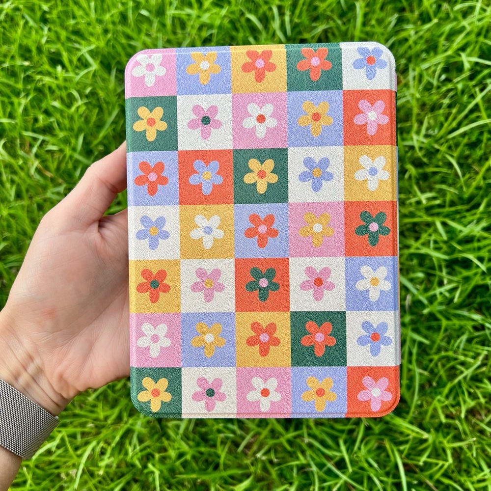 Retro Floral Kindle Case with Built in Strap